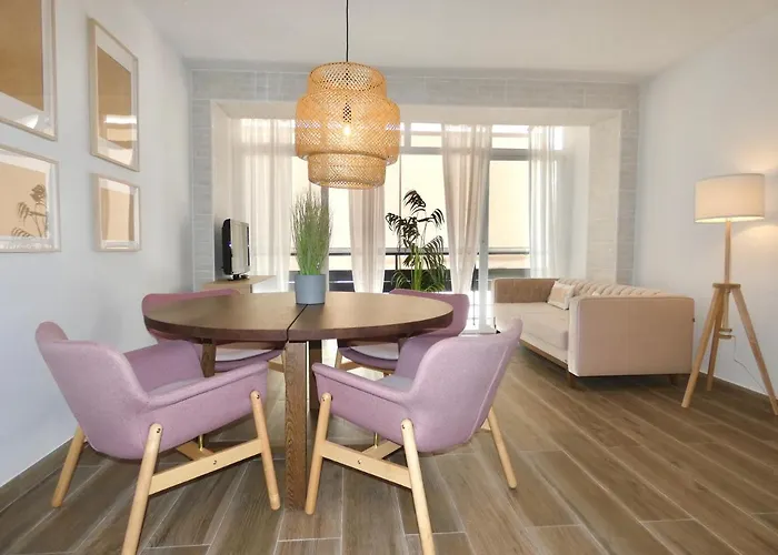 アパート Front La Rada エステポナ